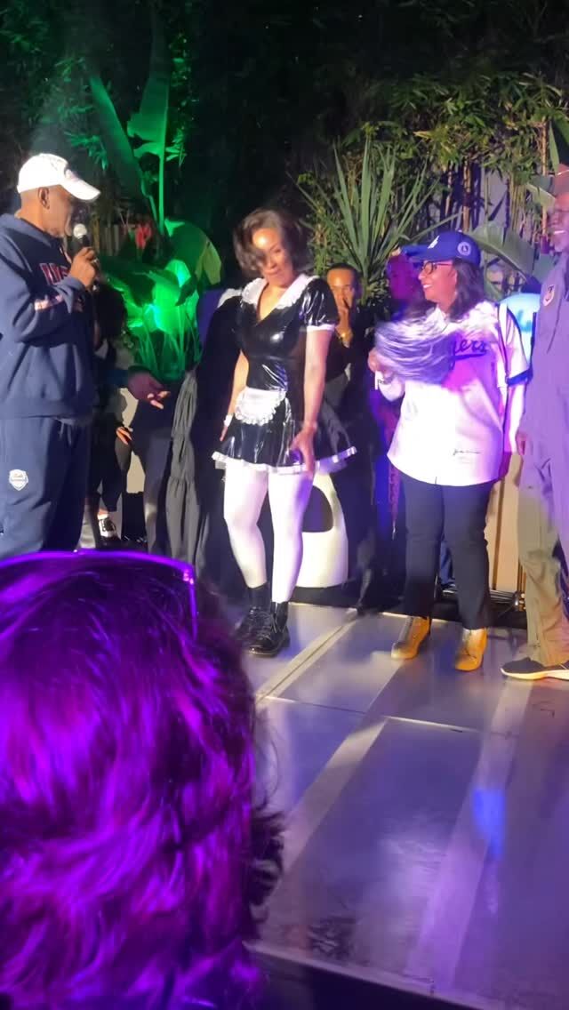 My God! Have you guys heard @tichinaarnold sing??? What a gift she offered to her guests for Halloween! Clips to follow! 
THANK YOU!!!  #tichinaarnoldandfriends 
#halloweenbash 
#buddhavibes 
#dunevibes 
#costumecompetition 
#frenchmaid 
#latexfrenchmaid 
#halleberrydouble 
#monstersball